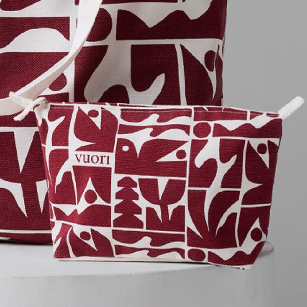 NWT VUORI Holiday 2025 Pouch Strawberry